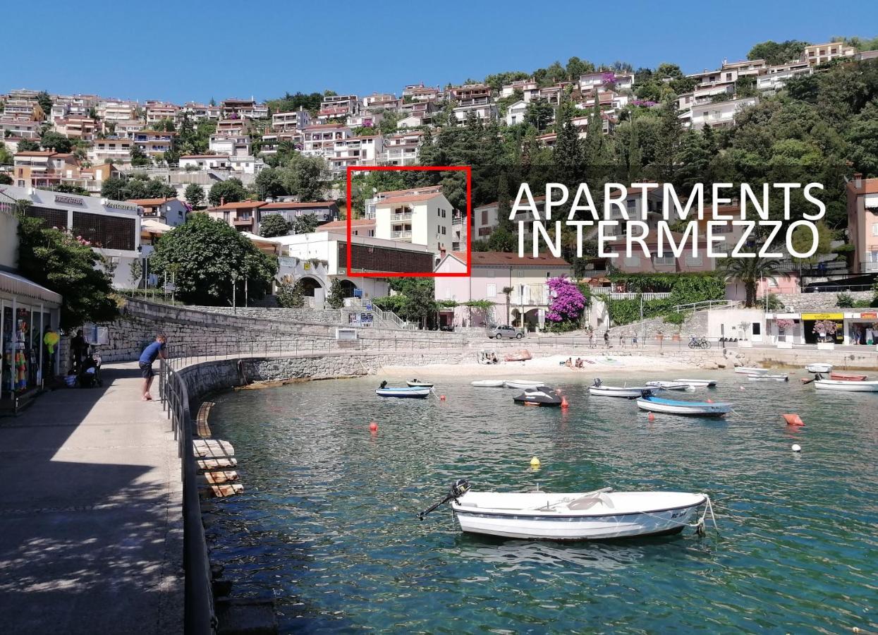 Studio Apartment Michelle - Intermezzo With Sea View Rabac Buitenkant foto