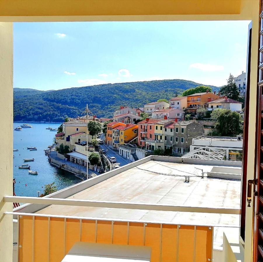 Studio Apartment Michelle - Intermezzo With Sea View Rabac Buitenkant foto