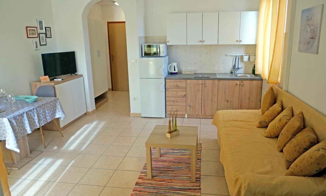 Studio Apartment Michelle - Intermezzo With Sea View Rabac Buitenkant foto