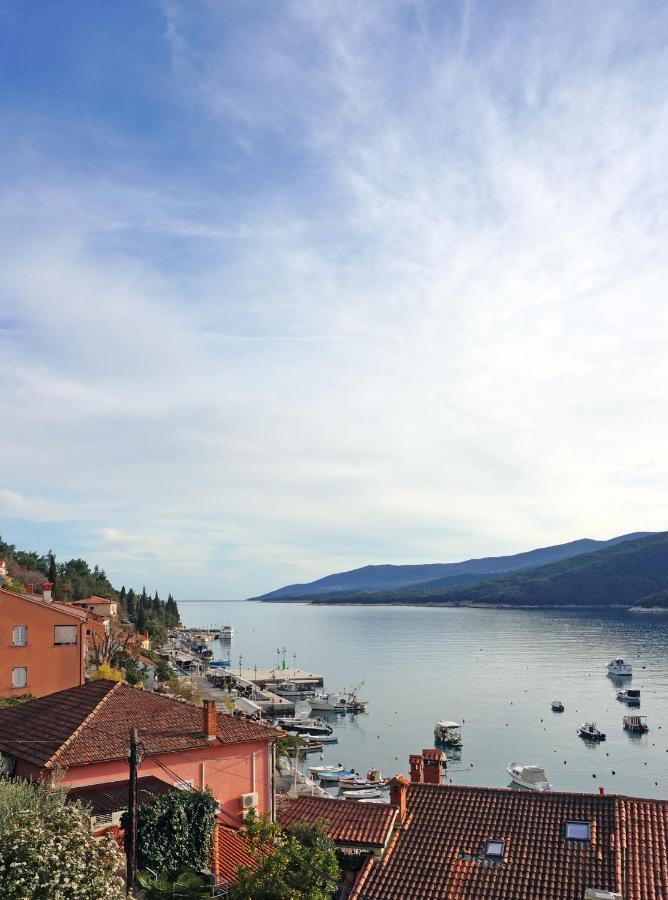 Studio Apartment Michelle - Intermezzo With Sea View Rabac Buitenkant foto