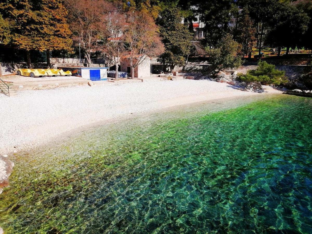 Studio Apartment Michelle - Intermezzo With Sea View Rabac Buitenkant foto