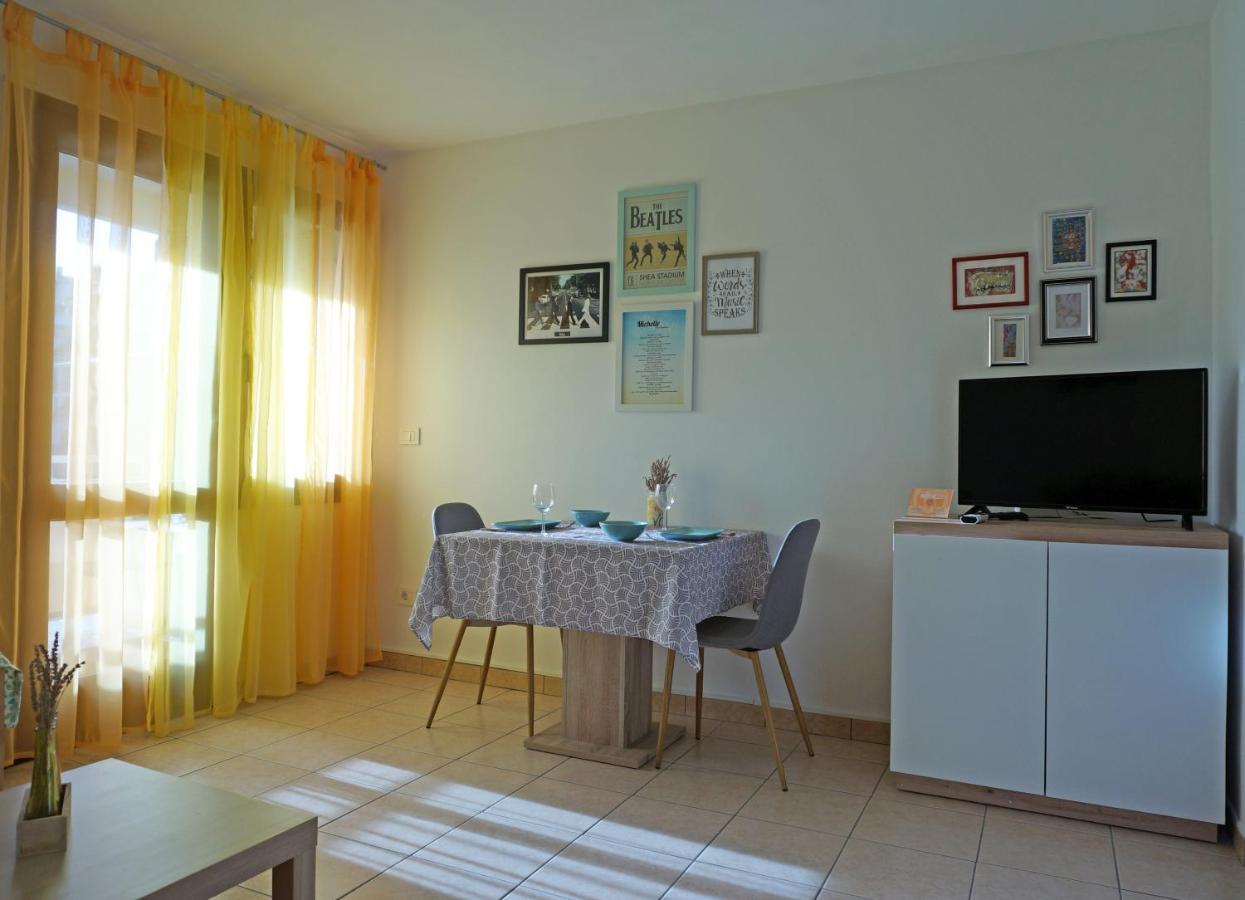 Studio Apartment Michelle - Intermezzo With Sea View Rabac Buitenkant foto