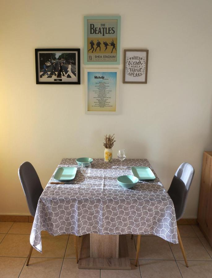 Studio Apartment Michelle - Intermezzo With Sea View Rabac Buitenkant foto